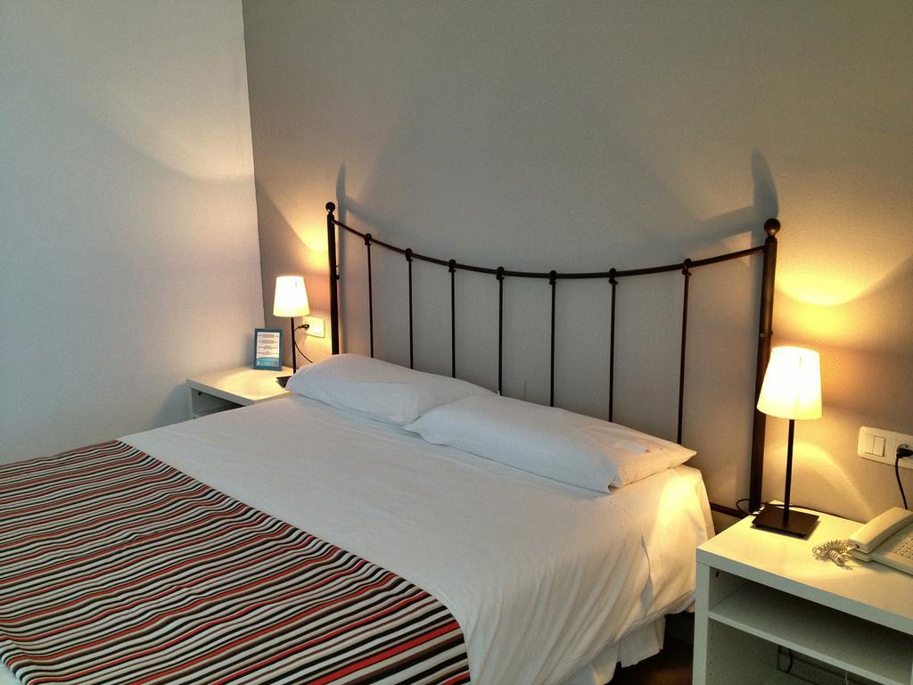 Casa Del Mar Hotel&Apartaments Roses Ruang foto